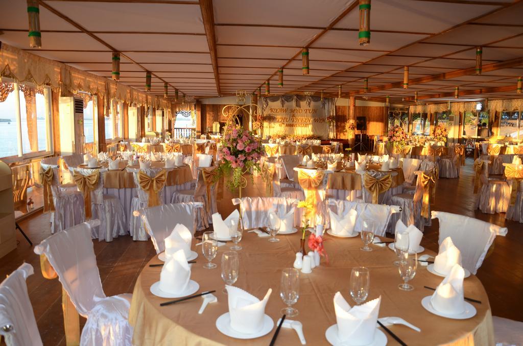 Mandalay Karaweik Mobile Hotel 외부 사진