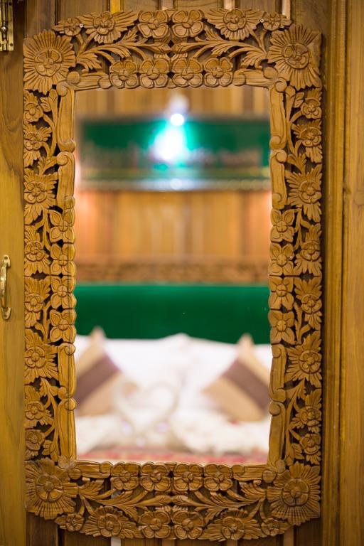 Mandalay Karaweik Mobile Hotel 외부 사진