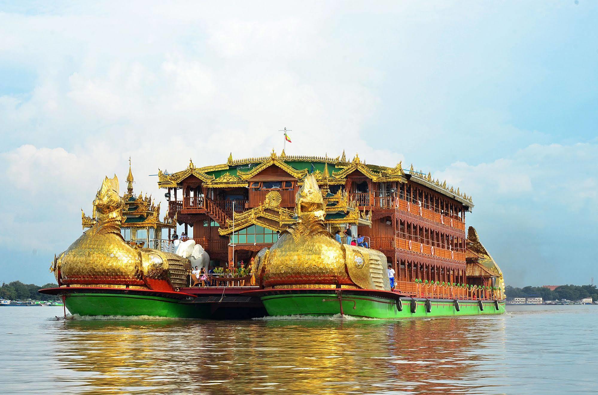 Mandalay Karaweik Mobile Hotel 외부 사진