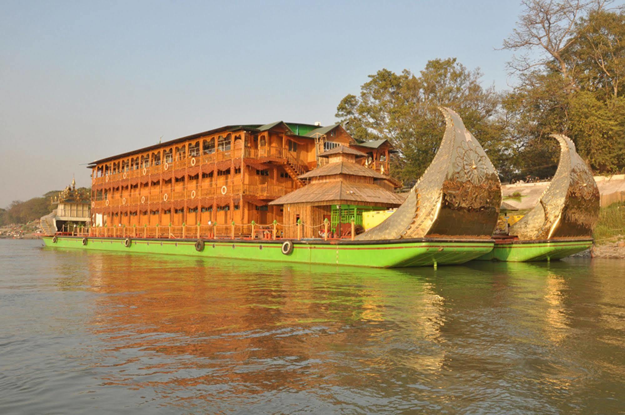 Mandalay Karaweik Mobile Hotel 외부 사진